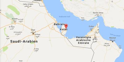 Kaart van doha in qatar op de kaart van de wereld